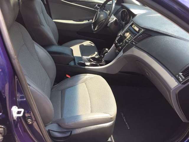 2012 Hyundai Sonata SE 4dr Sedan 6A